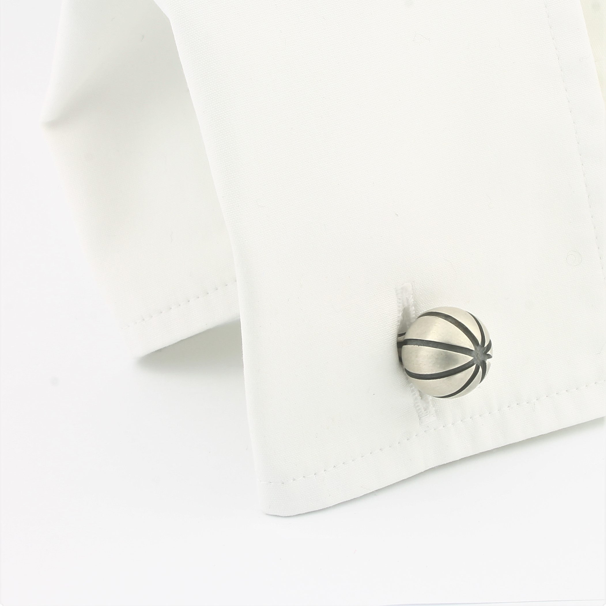 GLOBE CUFFLINKS - cuff